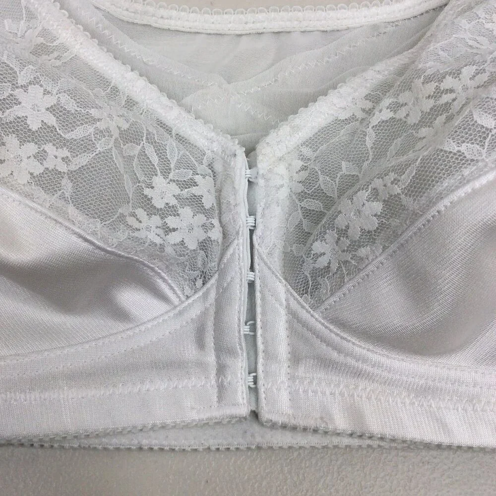 Exquisite Form FULLY® Front Close Wirefree‎ Posture Bra with Lace 36B White